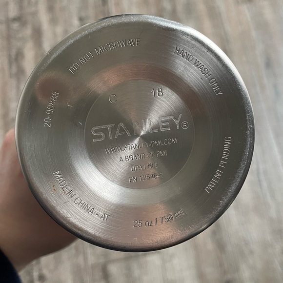 Stanley 25 oz Adventure Bottle - Hammertone Green - Picture 5 of 7